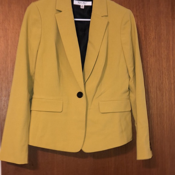 Jacket - Picture 3 of 4